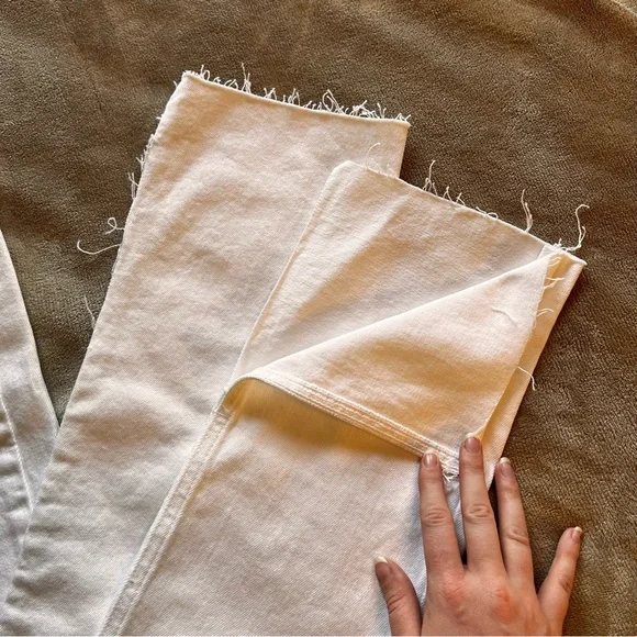 ZARA NWOT White High Rise Flare Jeans with Distressed Split Hem - Size 0 - Picture 6 of 14